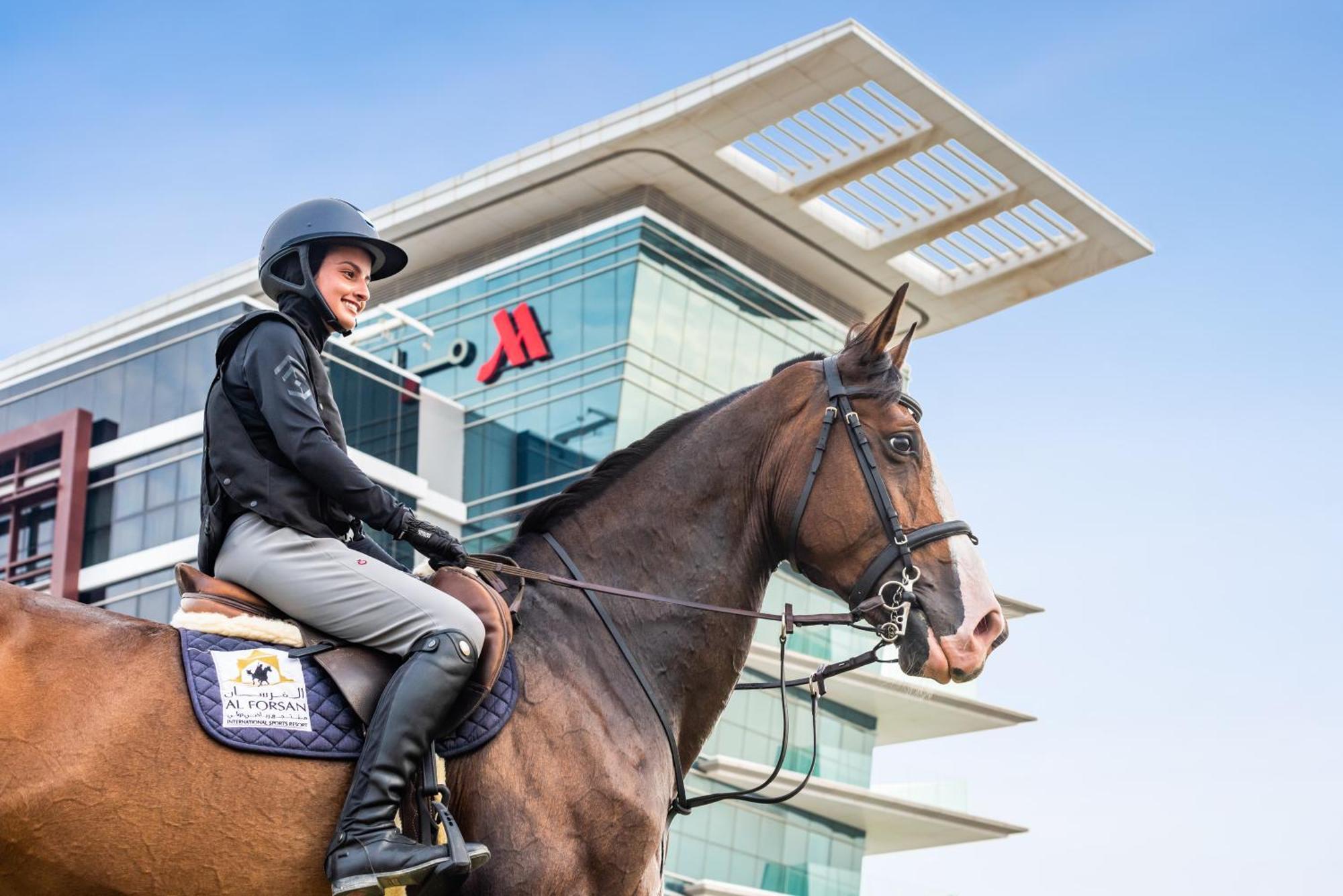 Marriott Hotel Al Forsan, Abu Dhabi Eksteriør bilde Al Jaddaf Equestrian Centre