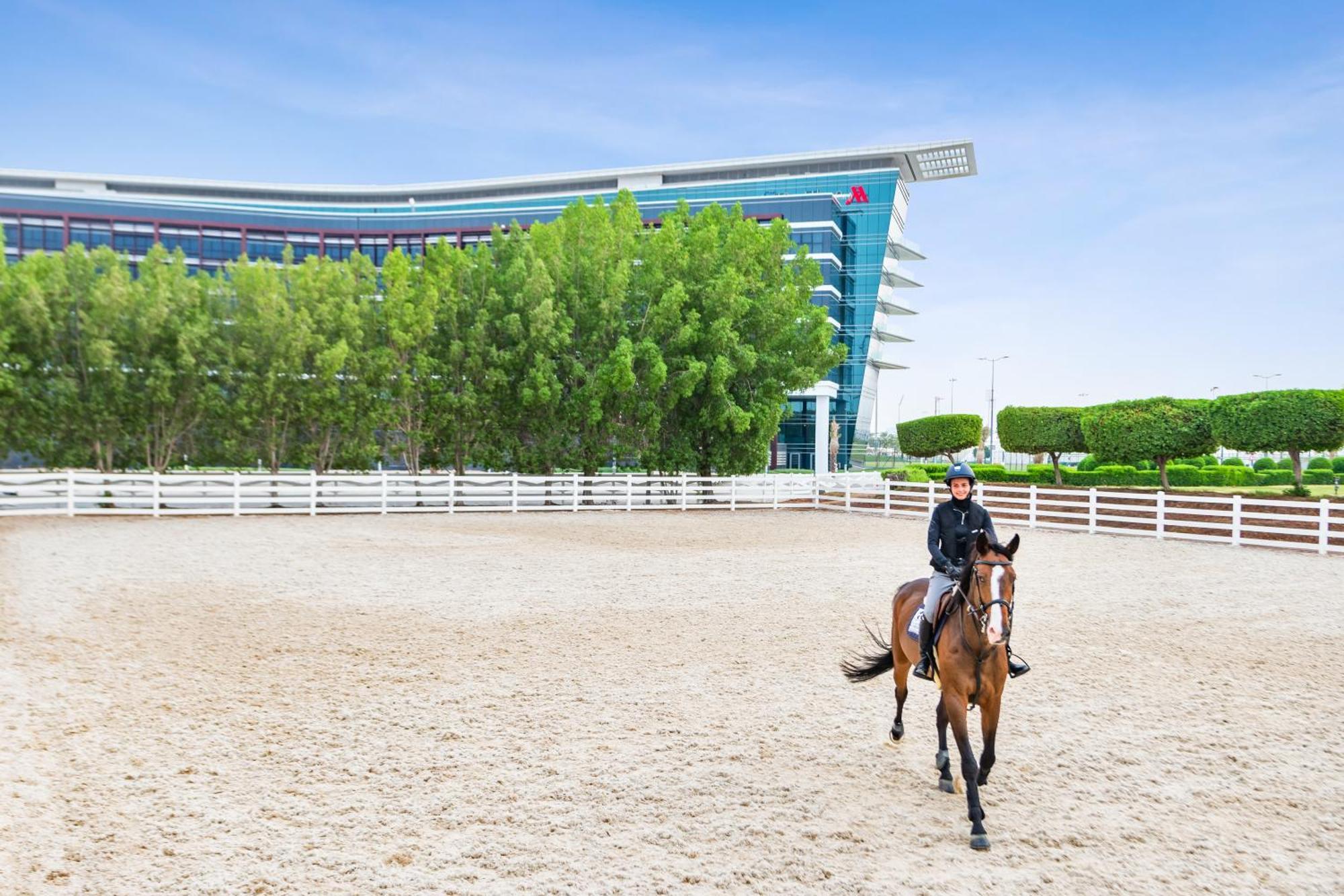 Marriott Hotel Al Forsan, Abu Dhabi Eksteriør bilde Dubai Equestrian Club