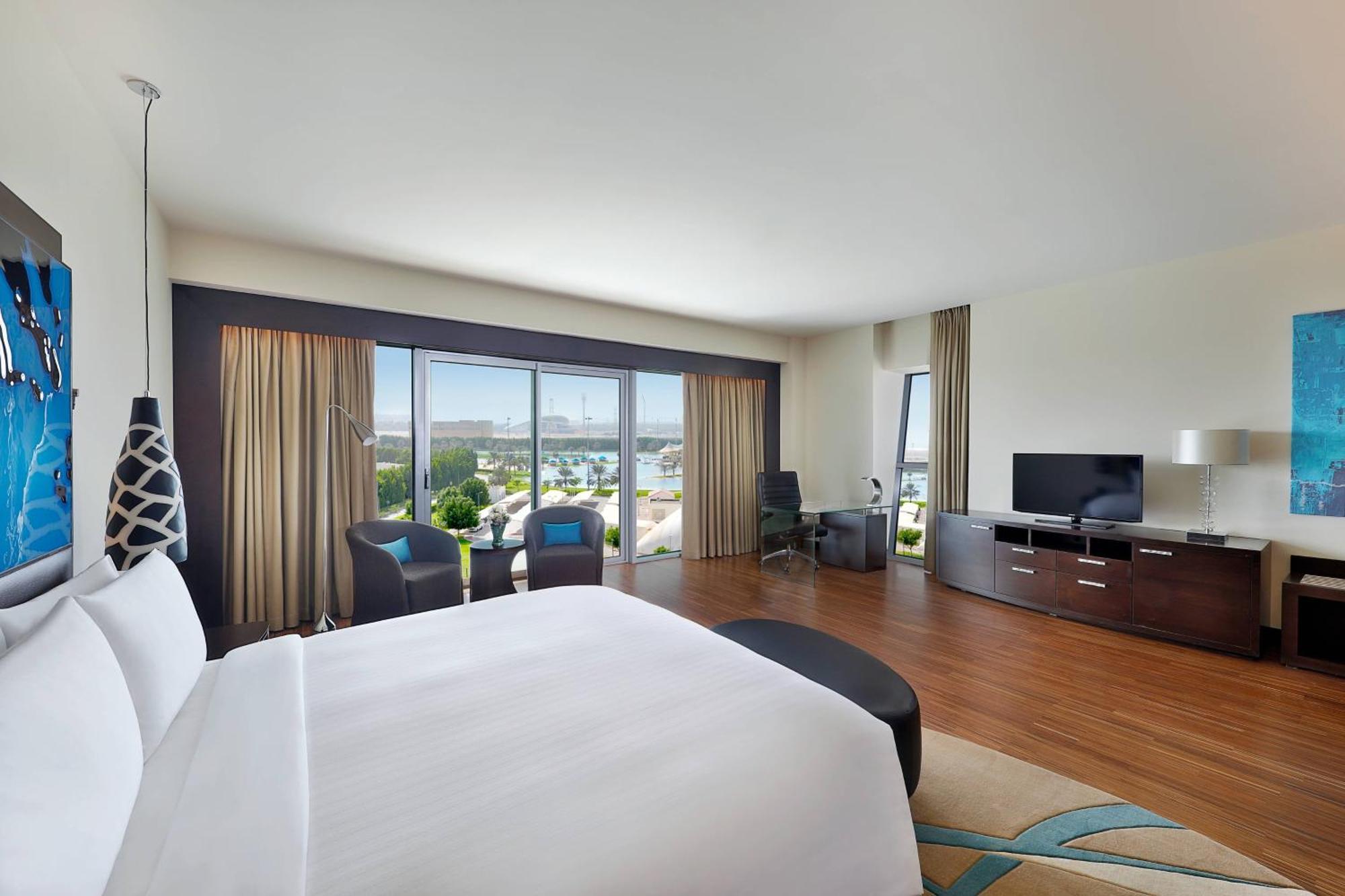 Marriott Hotel Al Forsan, Abu Dhabi Eksteriør bilde A guest room at the hotel